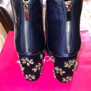 Embellished heel satin booties 💎